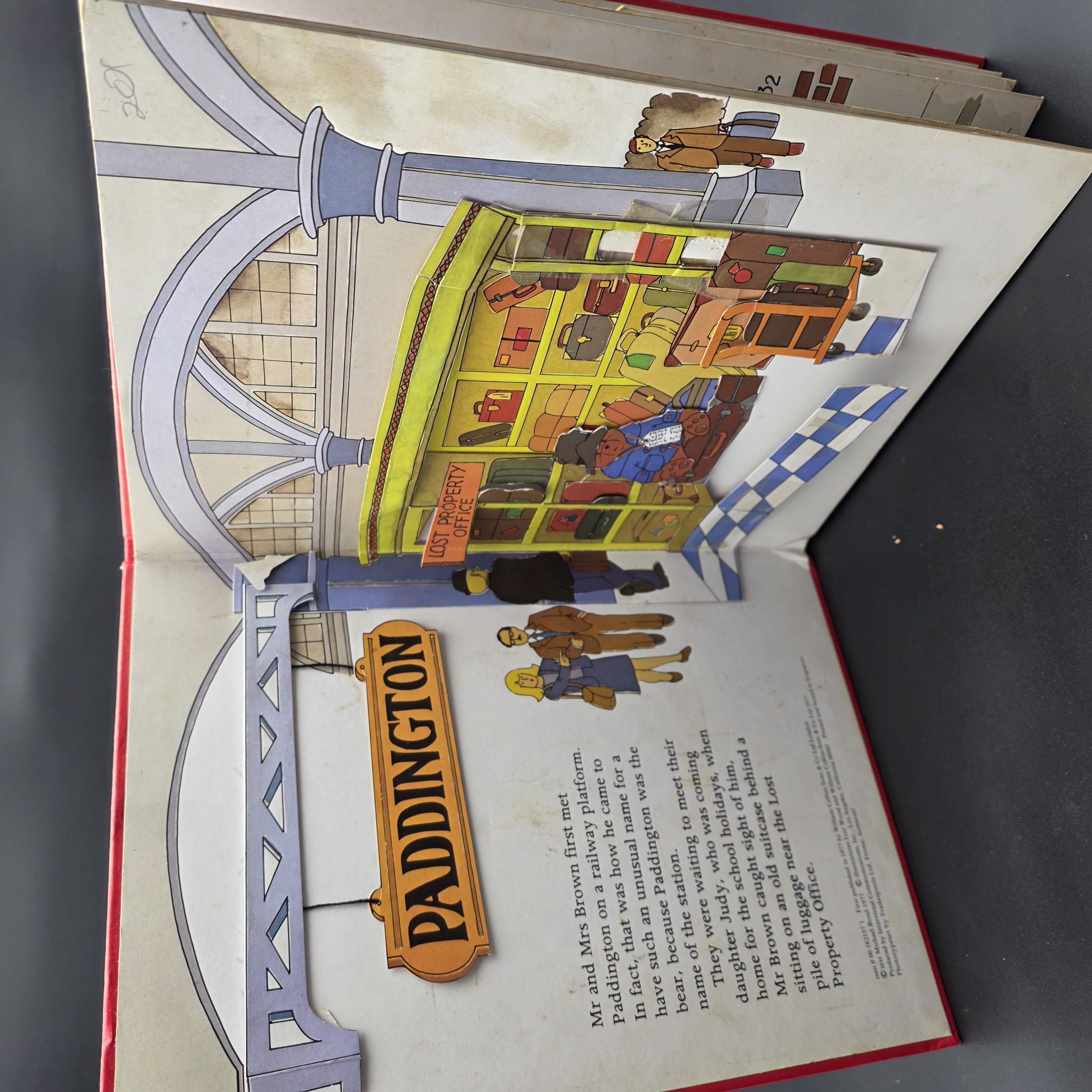 Paddington's Pop-up Book — Lot 026, photograph 3