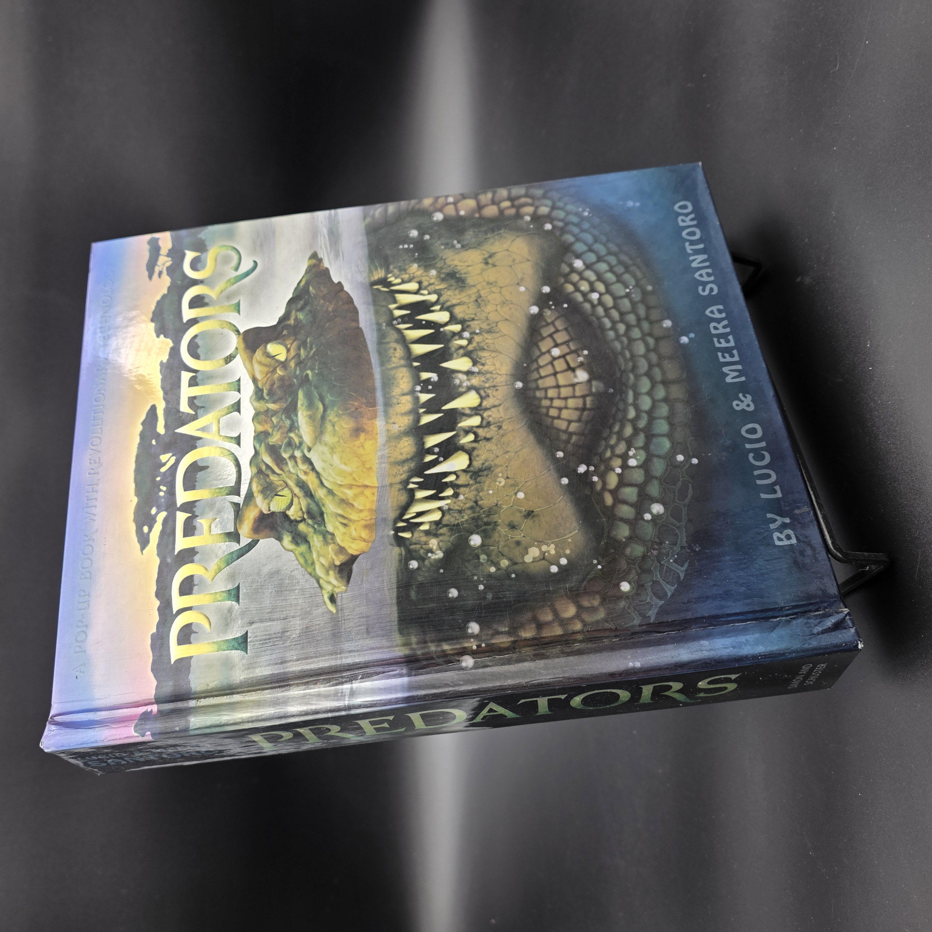Predators by Lucio Santoro, Meera Santoro (Hardcover, 2008) 3D Pop-Up Juvenile — Lot 030, photograph 2