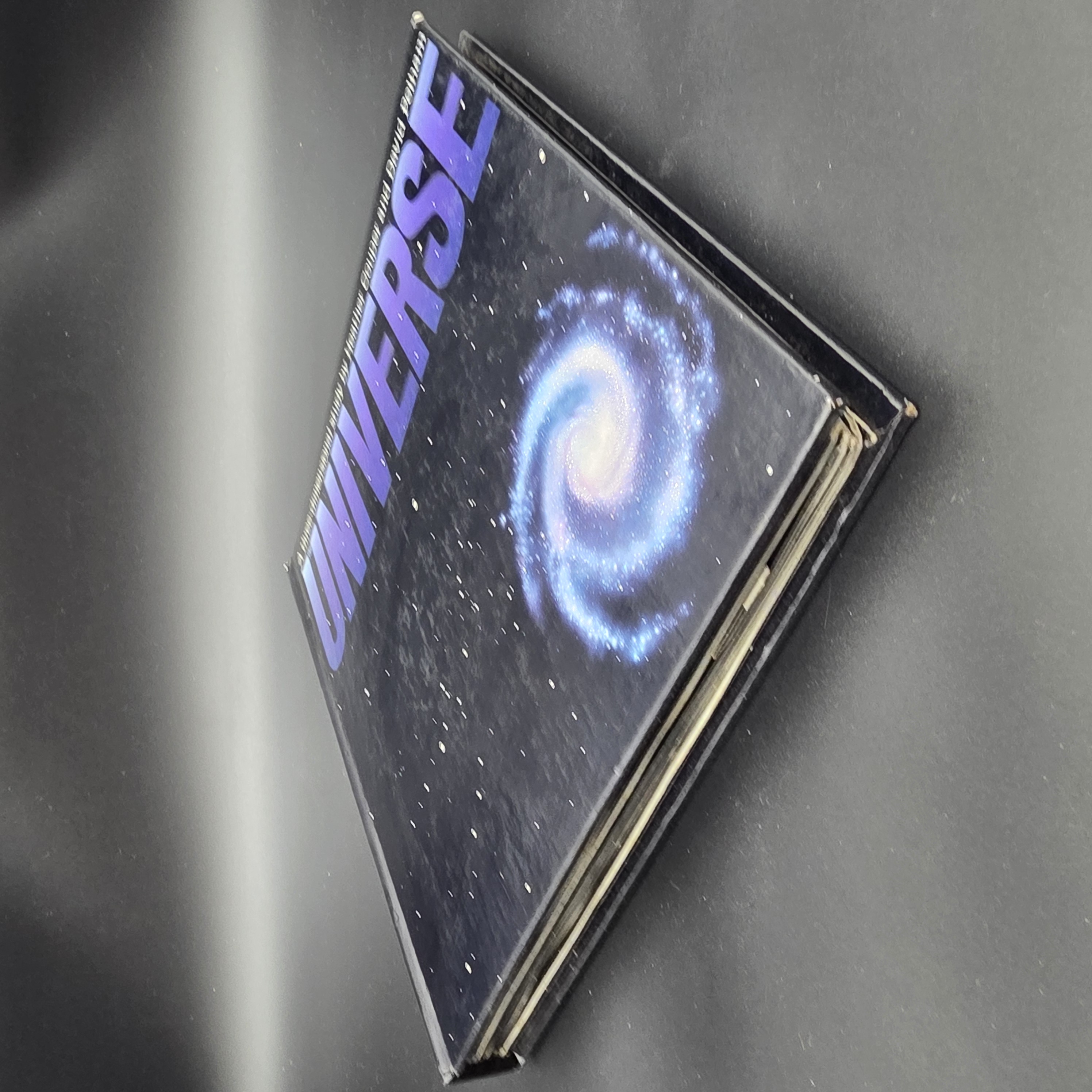 The Universe A Three-dimensional Study by Heather Couper, David Pelham (Hardcove — Lot 024, photograph 7