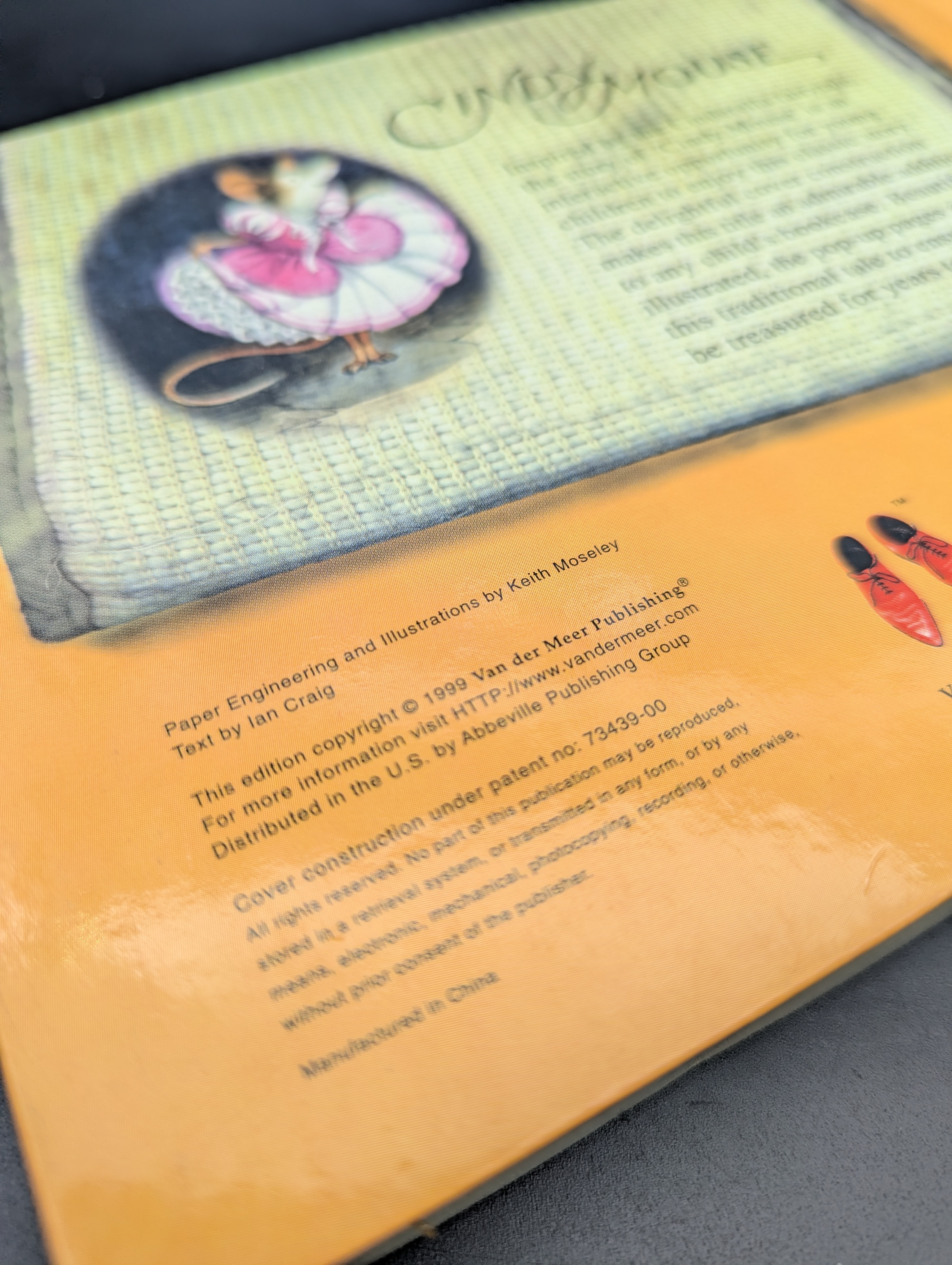 CindyMouse Pop-Up Book by Keith Moseley, 1999 — Lot 050, photograph 4