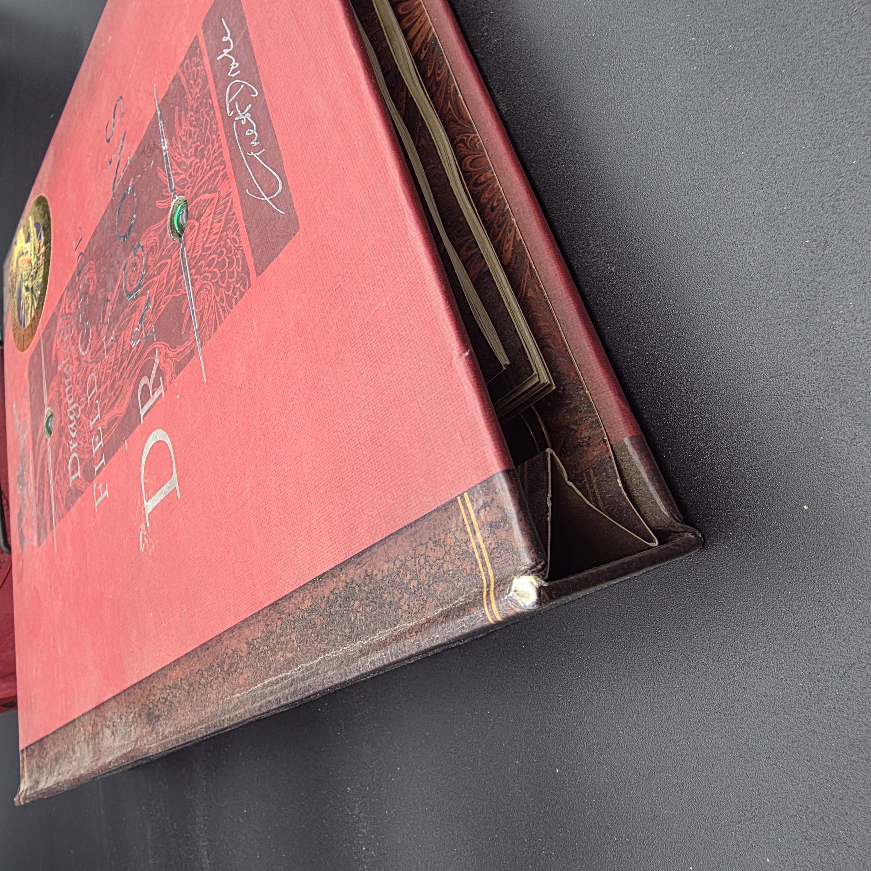 Dragonology Field Guide to Dragons — Lot 041, photograph 7