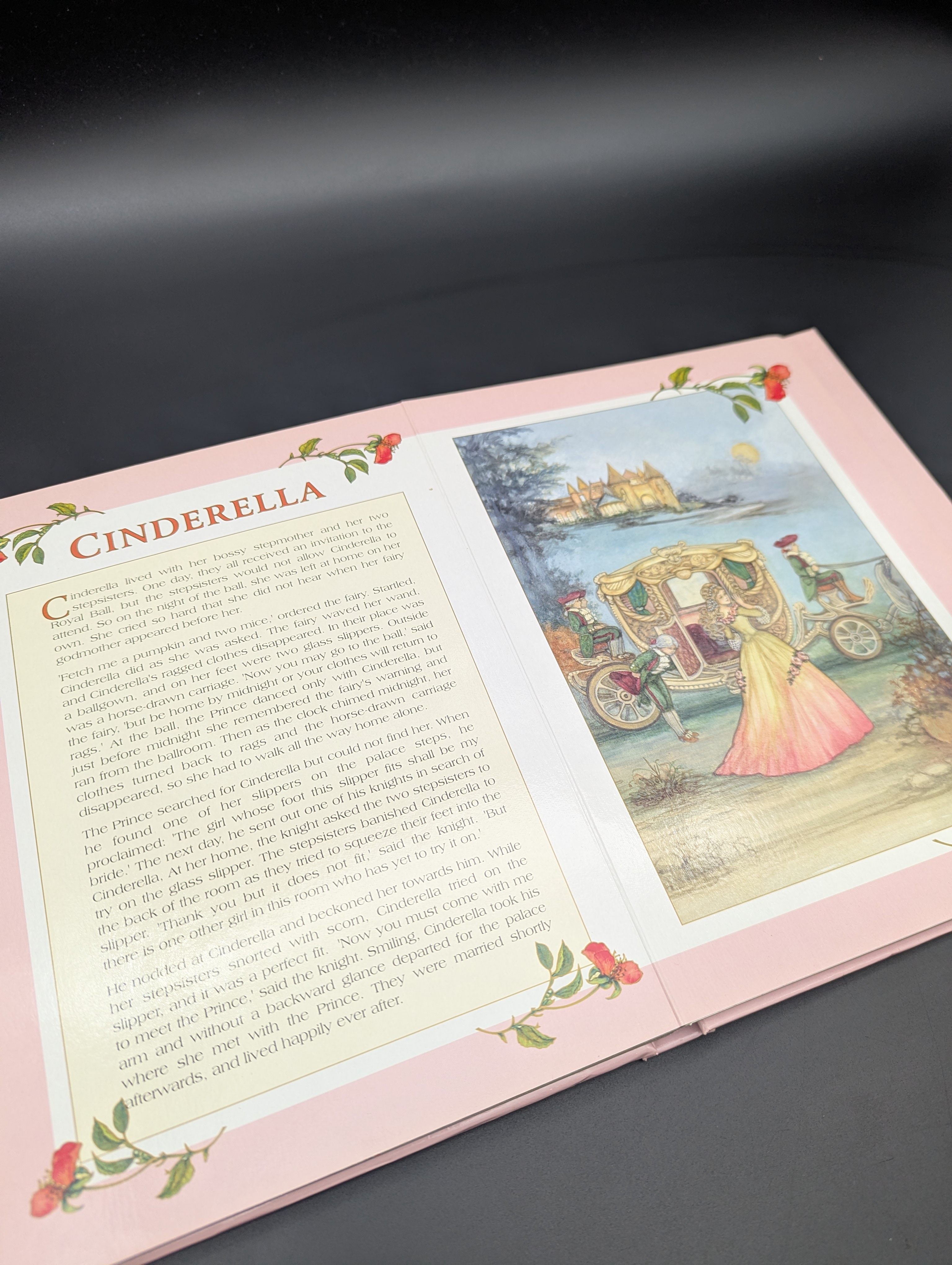 Favourite Fairytales Game Book — Lot 051, photograph 4