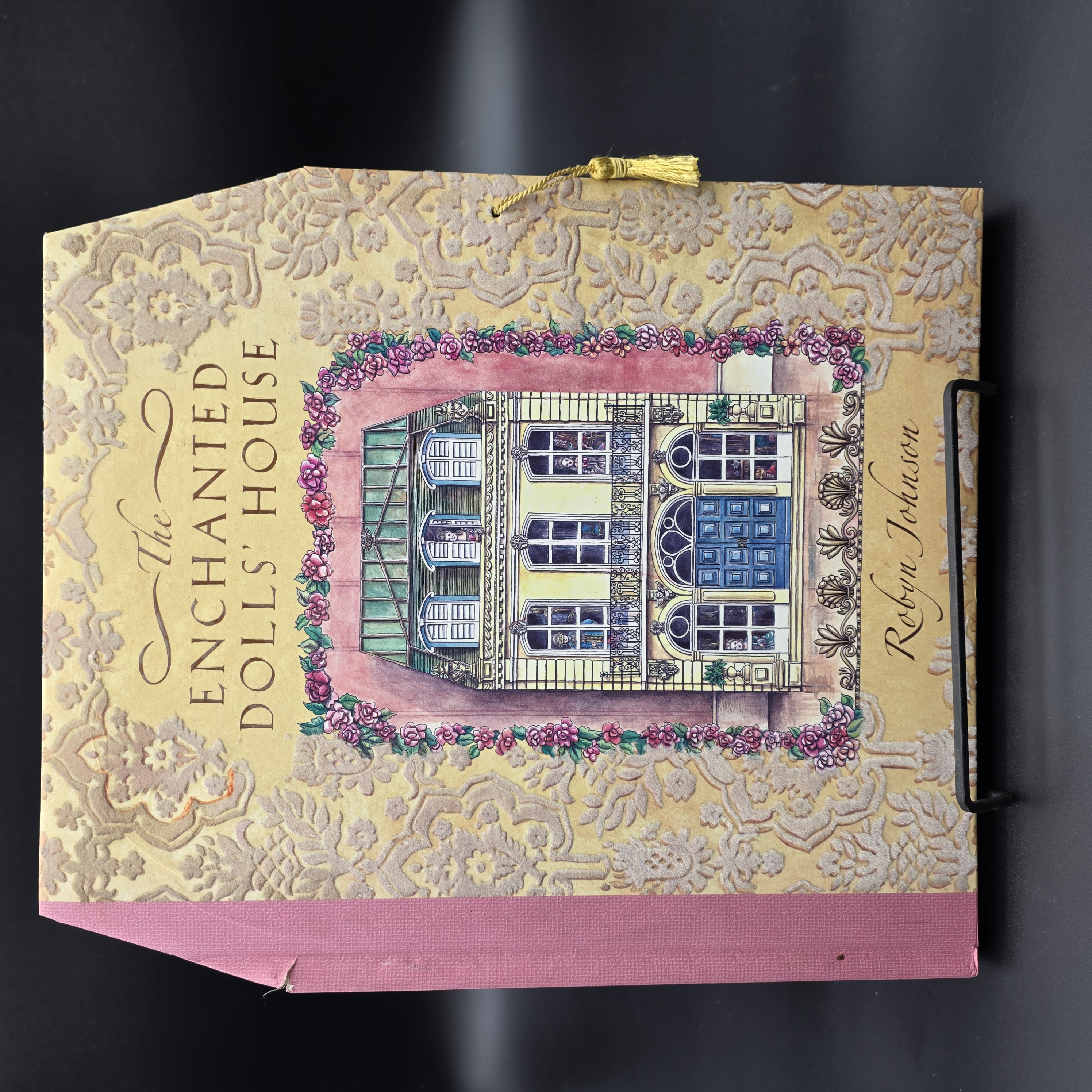 The Enchanted Dolls' House by Robyn Johnson (Hardcover, 2005) Paper Victorian — Lot 080, photograph 2