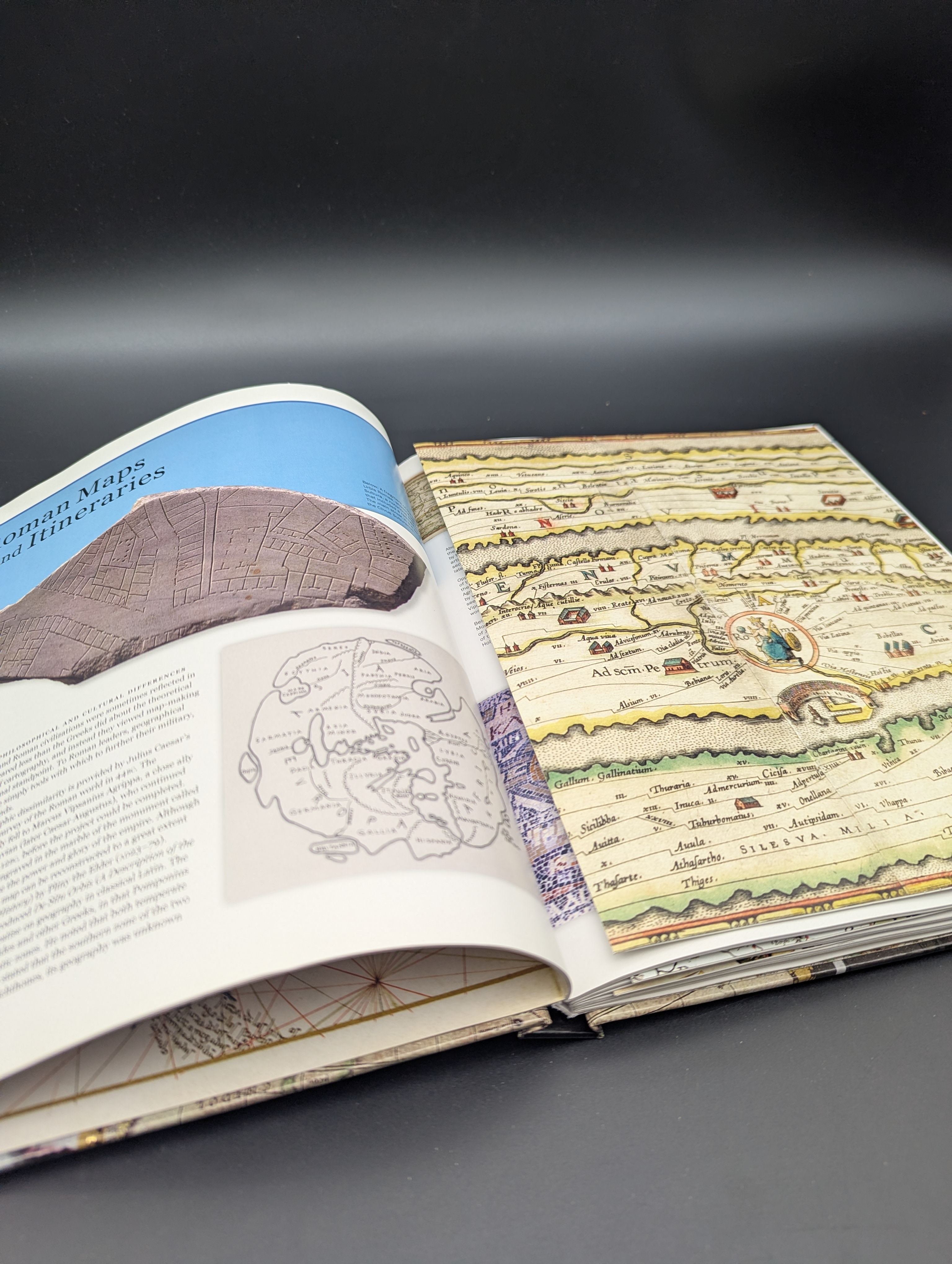 The Men who Mapped the World The Treasures of Cartography by Beau Riffenburgh (H — Lot 086, photograph 4