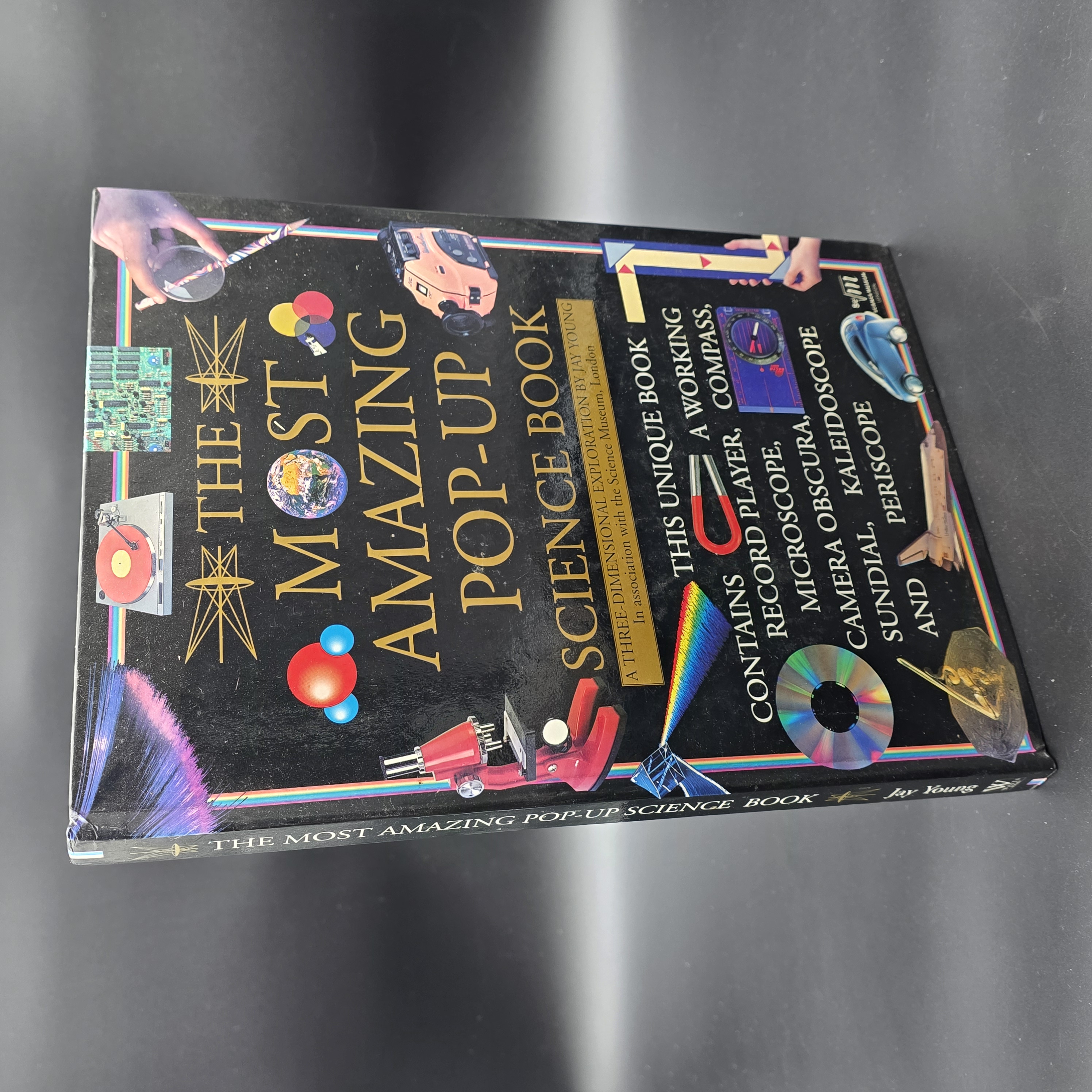The Most Amazing Pop-up Science Book A Three-dimensional Exploration by Jay Youn — Lot 087, photograph 1
