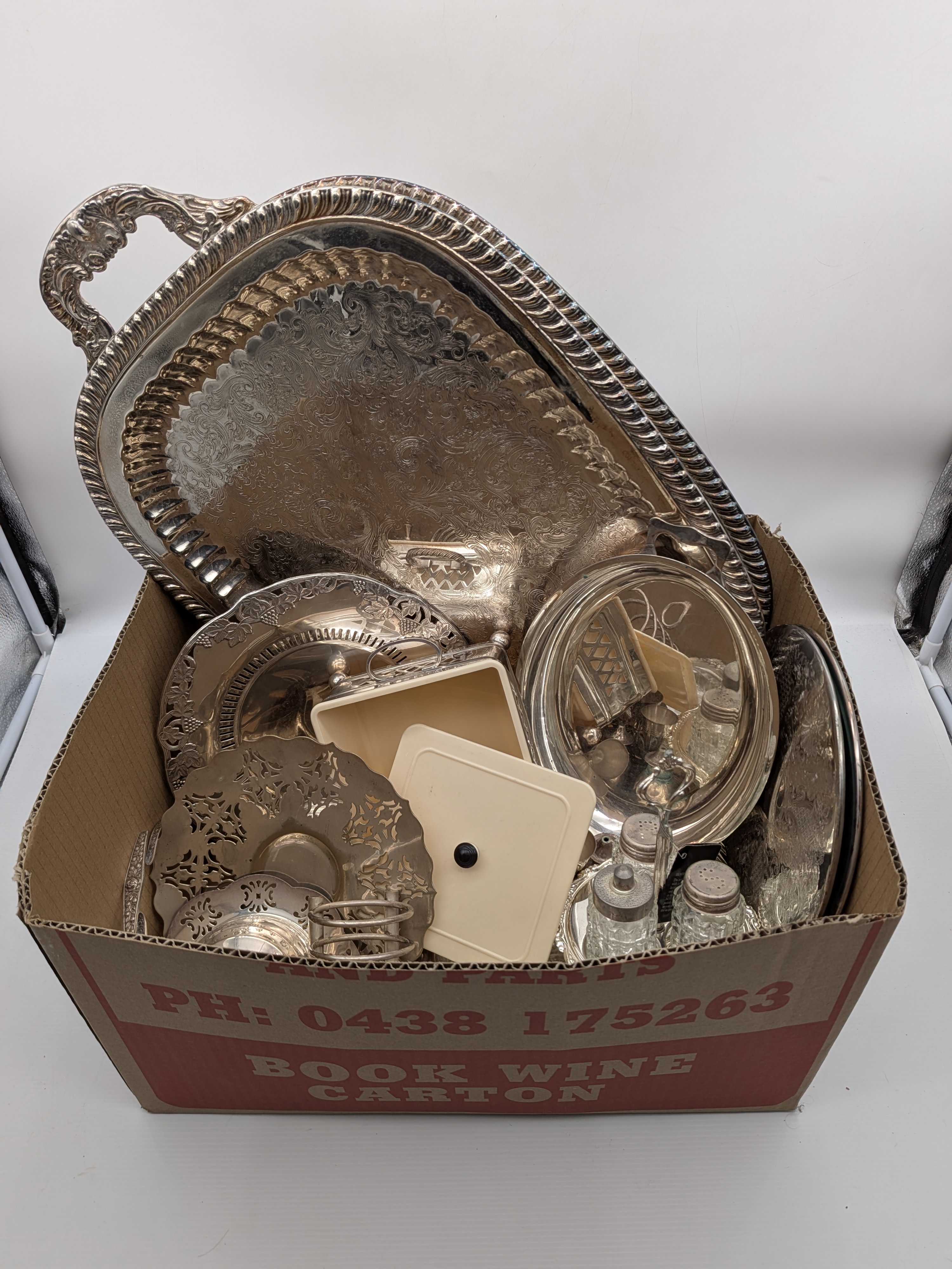 Boxed of Vintage Silver-Plated Homewares Sundries — Lot 122