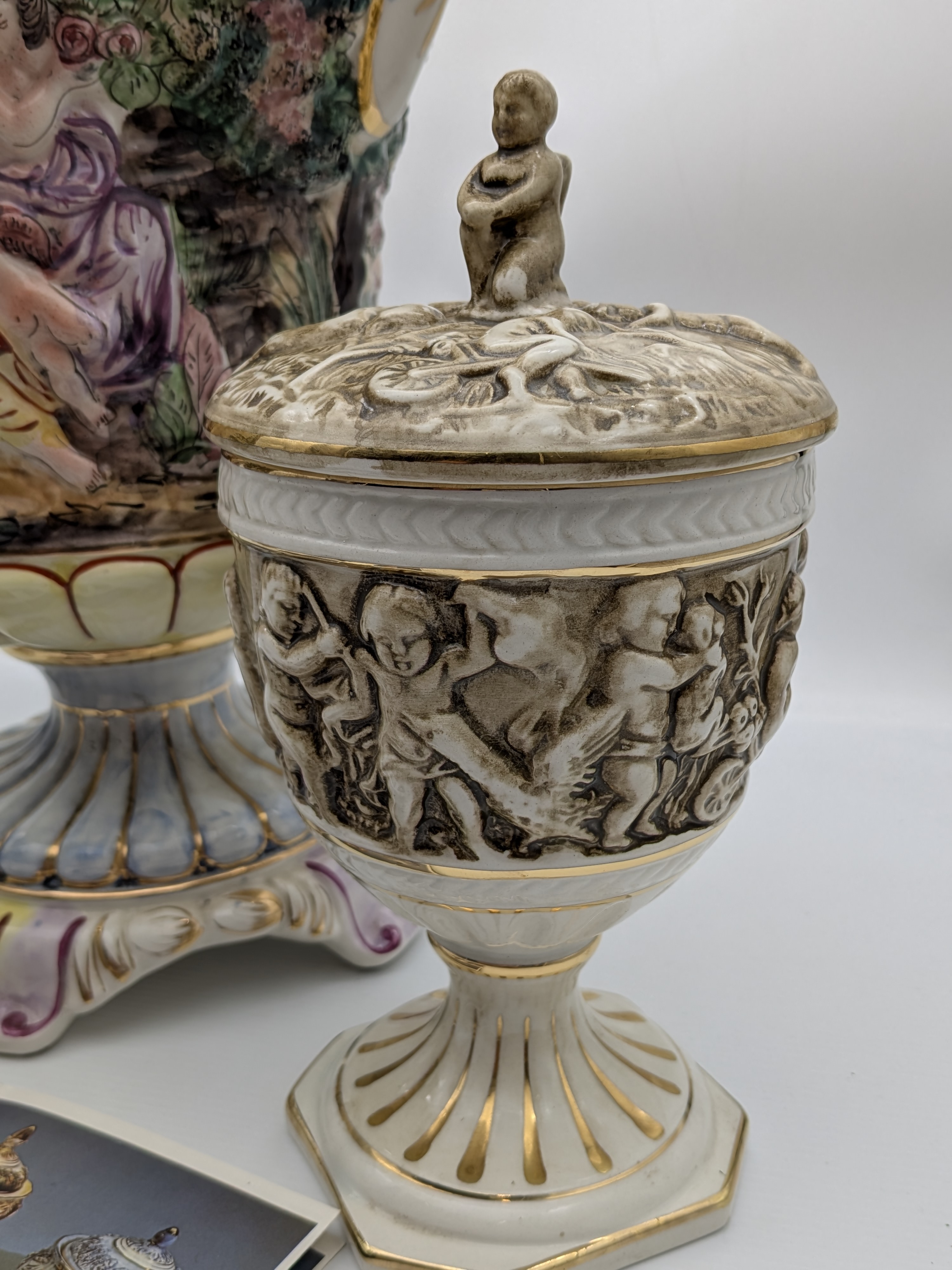 Collection of Three Decorative Ceramic Urns with Catalogue — Lot 049, photograph 2