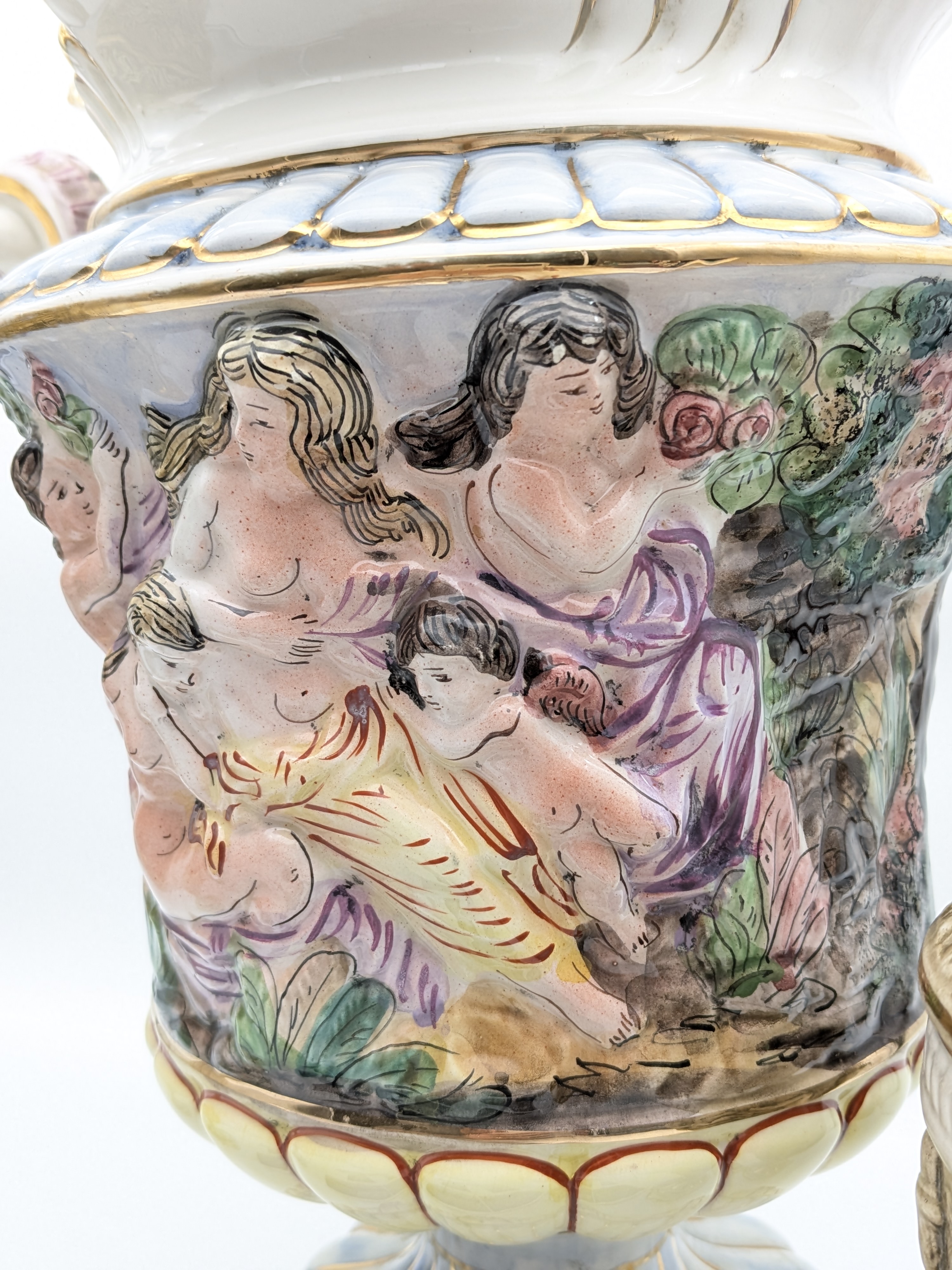 Collection of Three Decorative Ceramic Urns with Catalogue — Lot 049, photograph 4