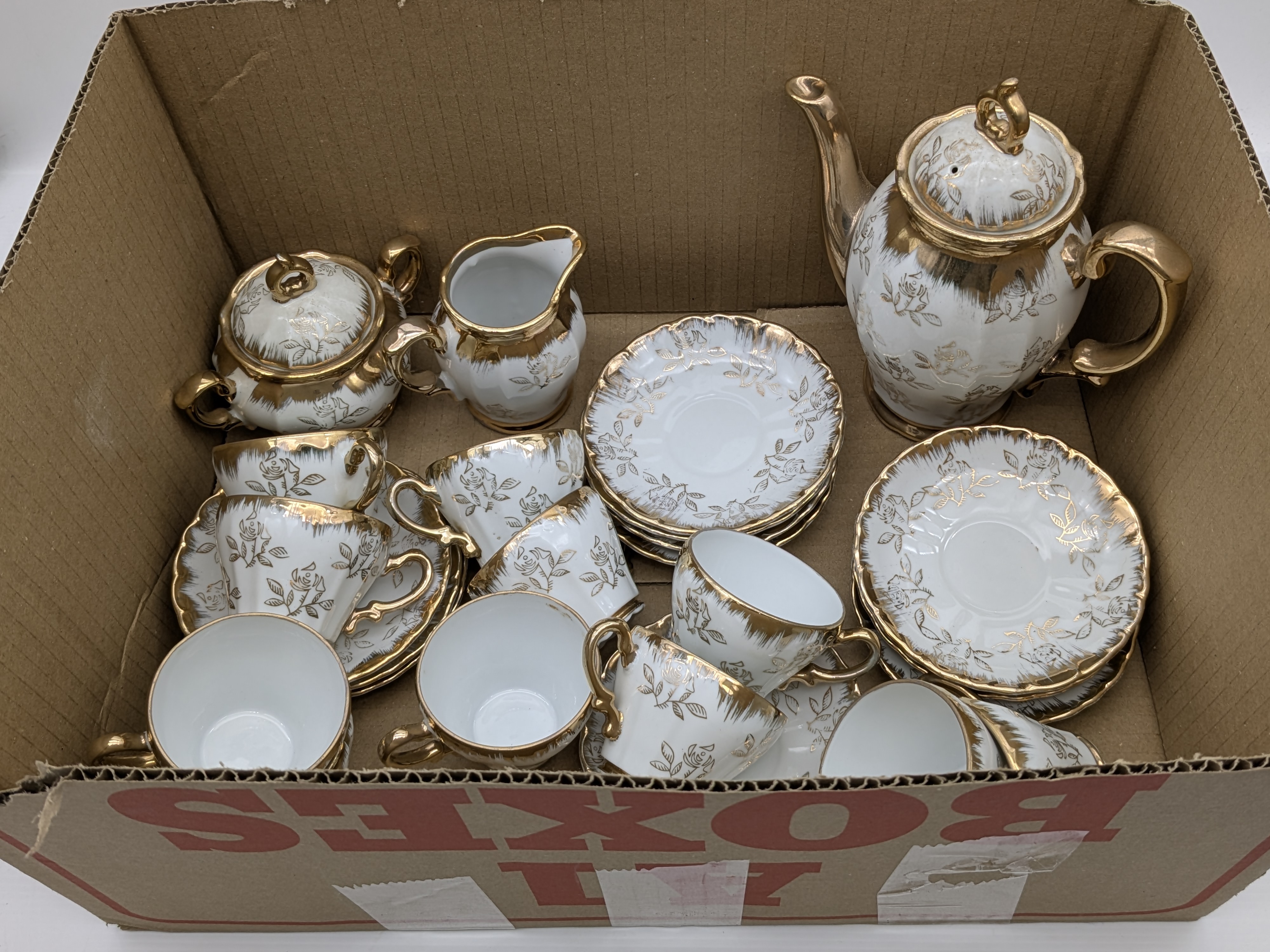Vintage Japanese White and Gold Floral Porcelain Tea Set — Lot 063
