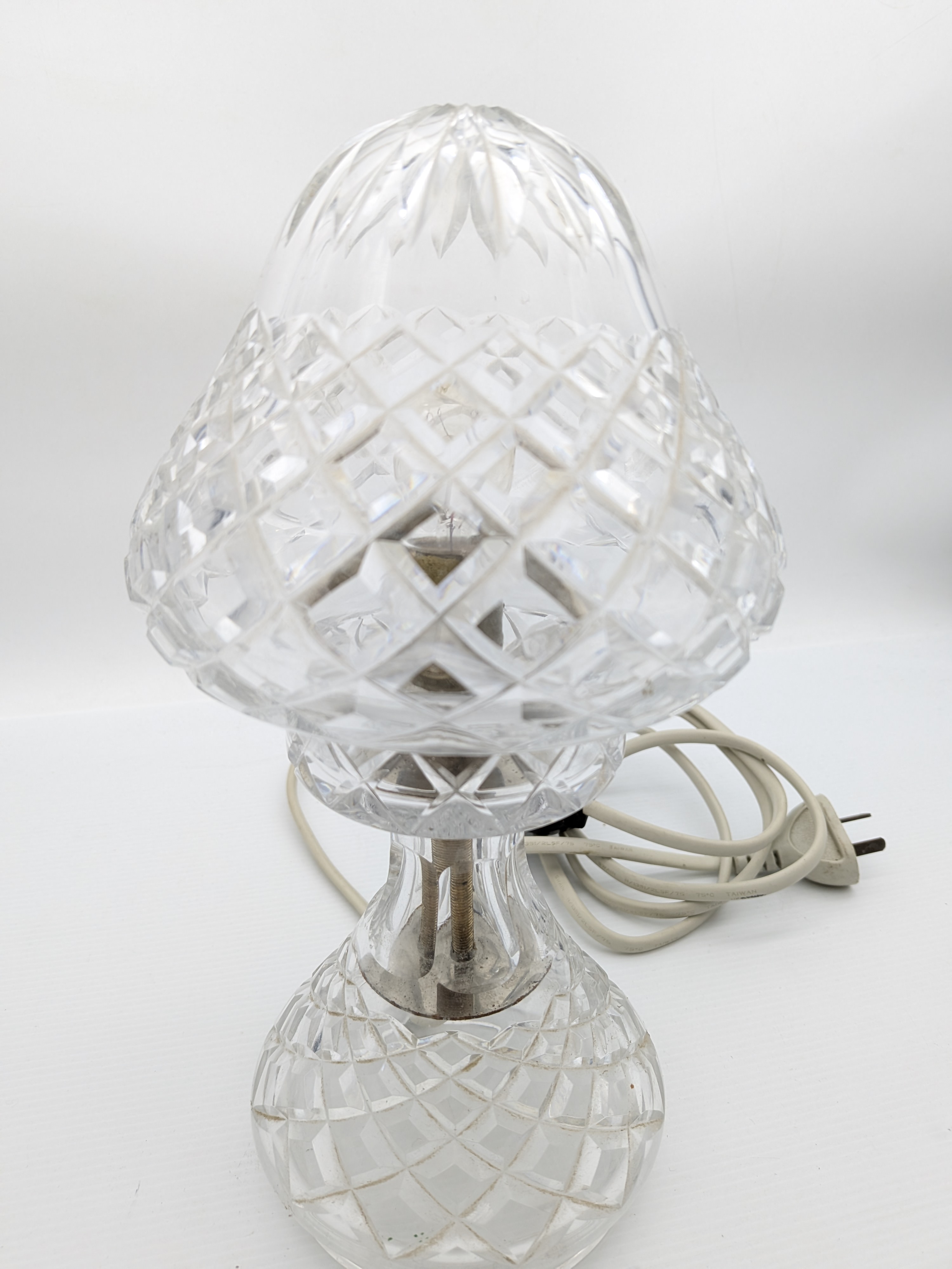 Vintage Cut Crystal Mushroom Table Lamp — Lot 023, photograph 3