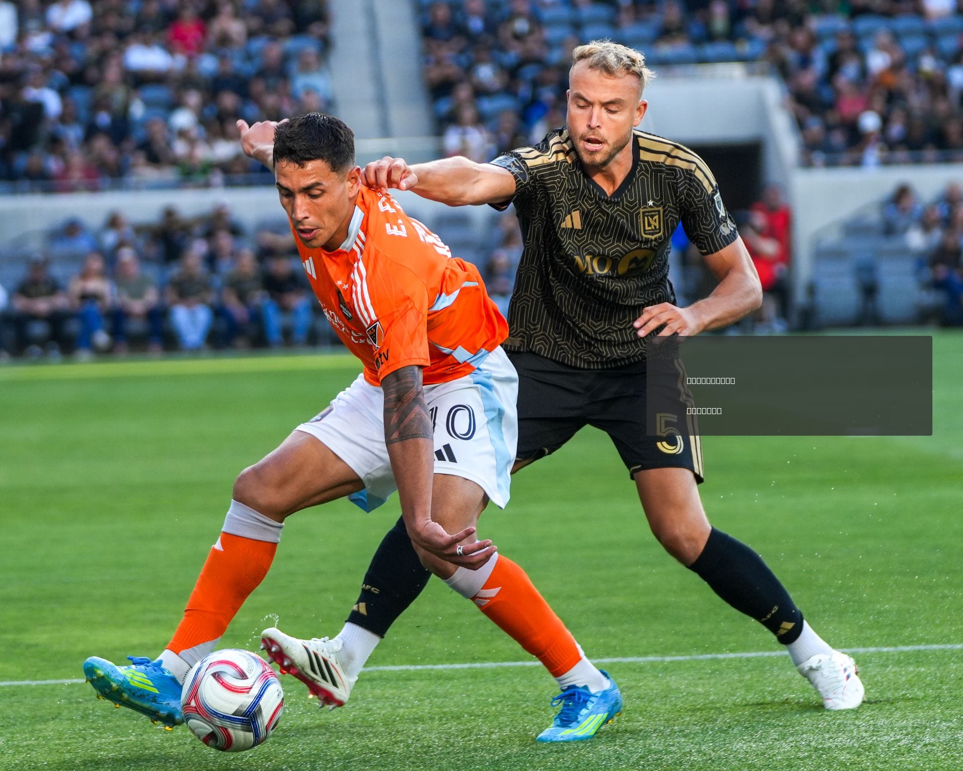 LAFC VS HOUSTON 2026-  #10 Ezequiel Ponce’s Olding the Ball against #5 Ryan Porteous. Photo Credit: Angel Almada