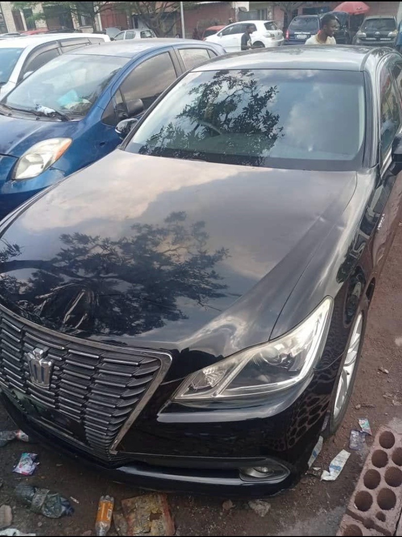 Toyota crown