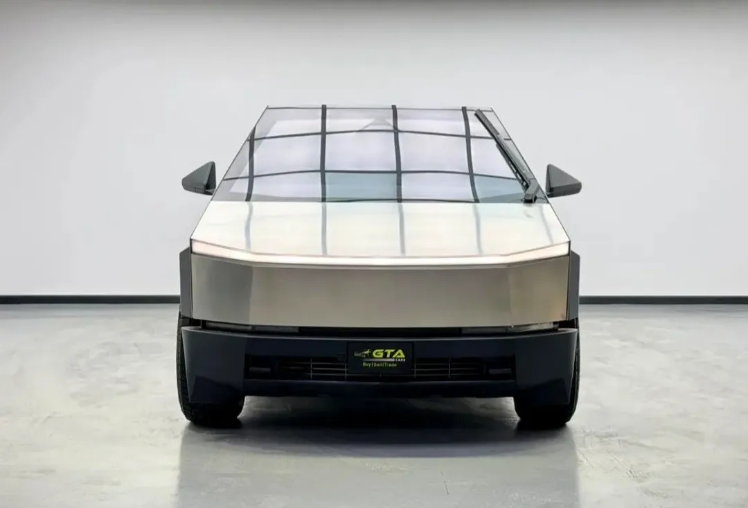 TESLA CYBERTRUCK