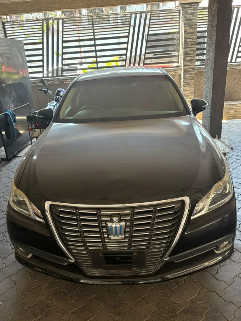 Toyota Crown Nouveau