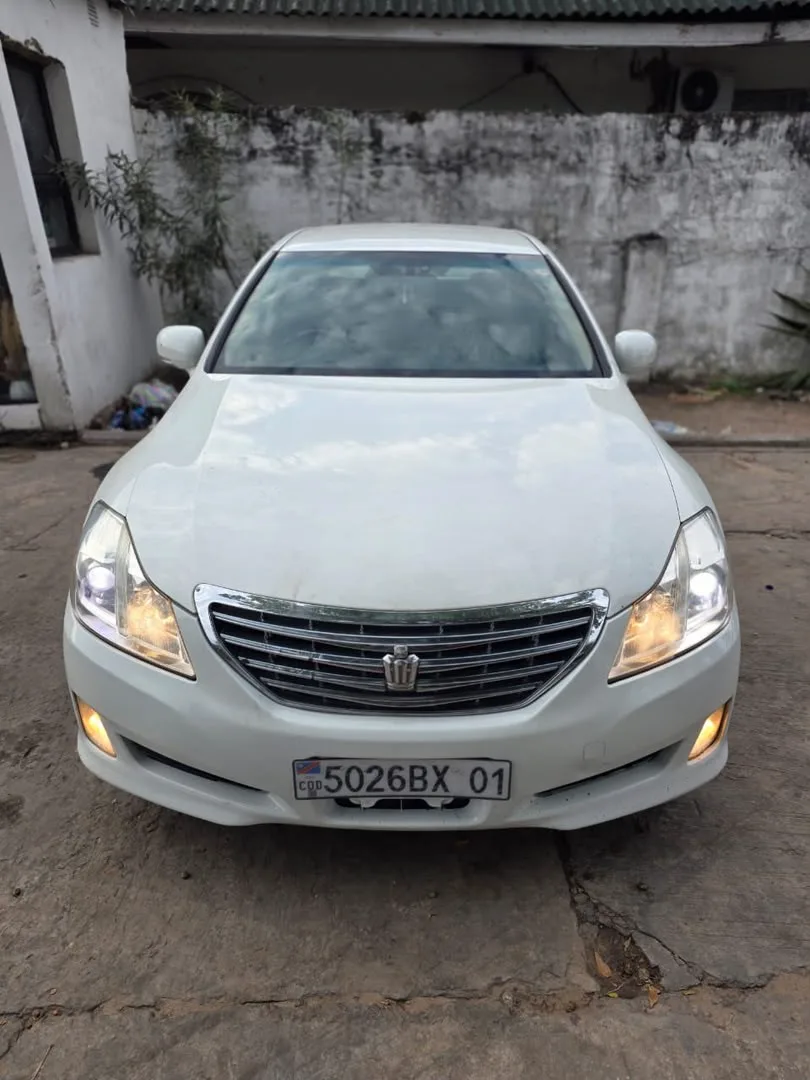 Toyota Crown Royal Saloon