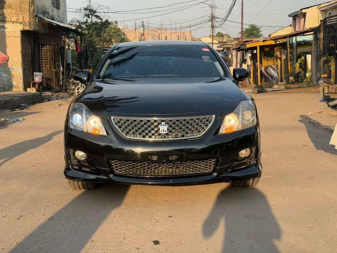 Toyota Crown Athletic
