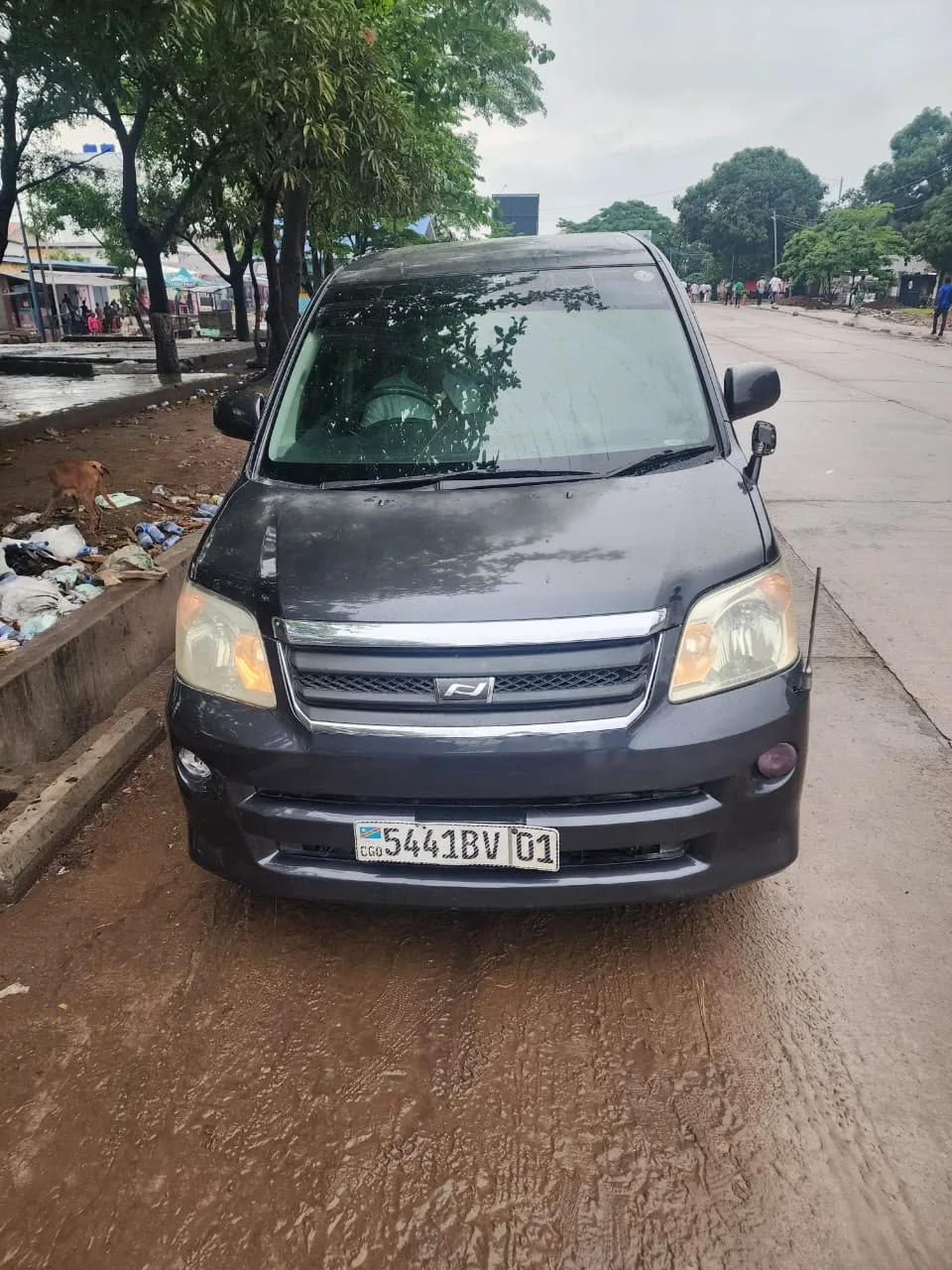 Toyota Noah 3