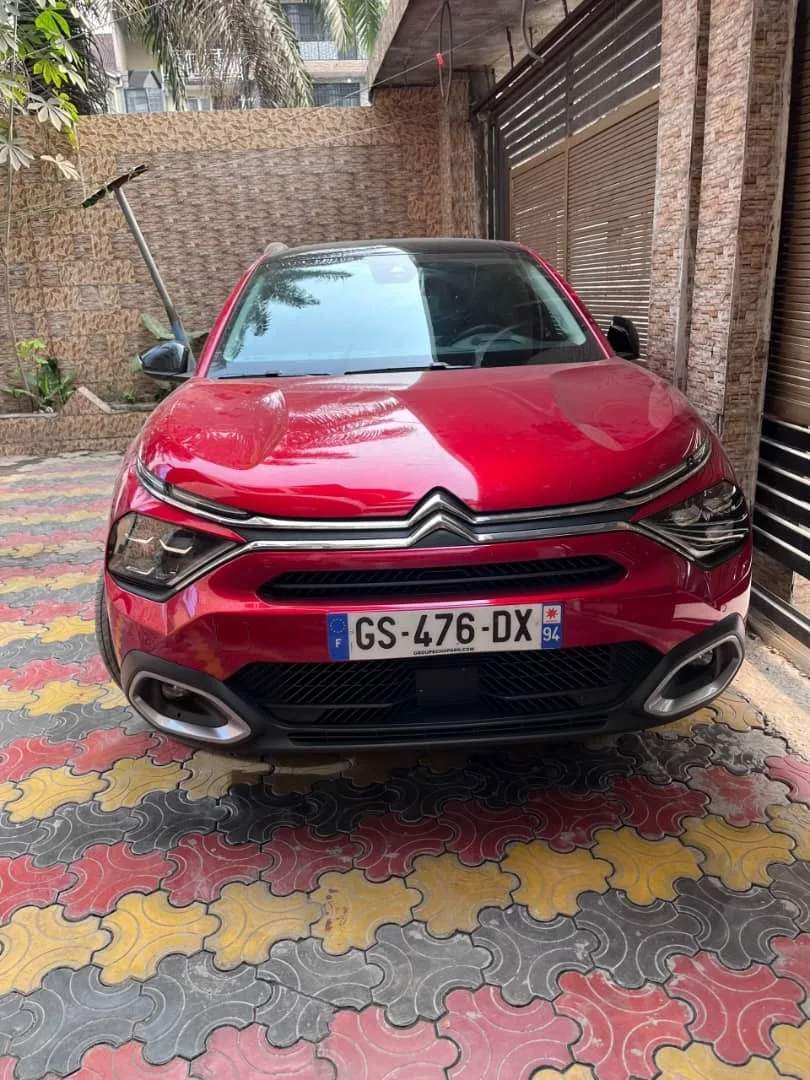CITROËN 2025 AUTOMATIQUE HYBRIDE — FULL OPTIONS