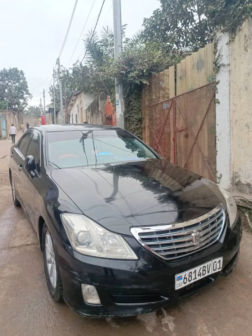 TOYOTA CROWN ROYAL ESSENCE