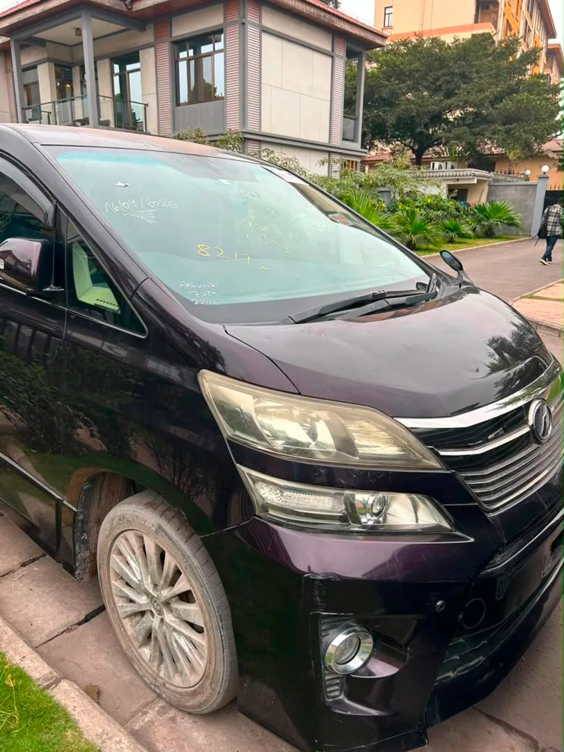 TOYOTA ALPHARD ESSENCE