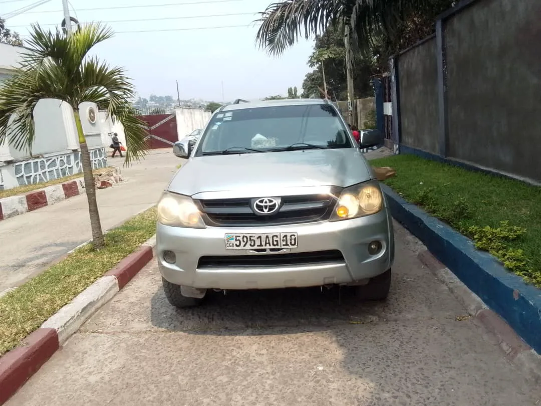 TOYOTA HILUX VIGO ESSENCE