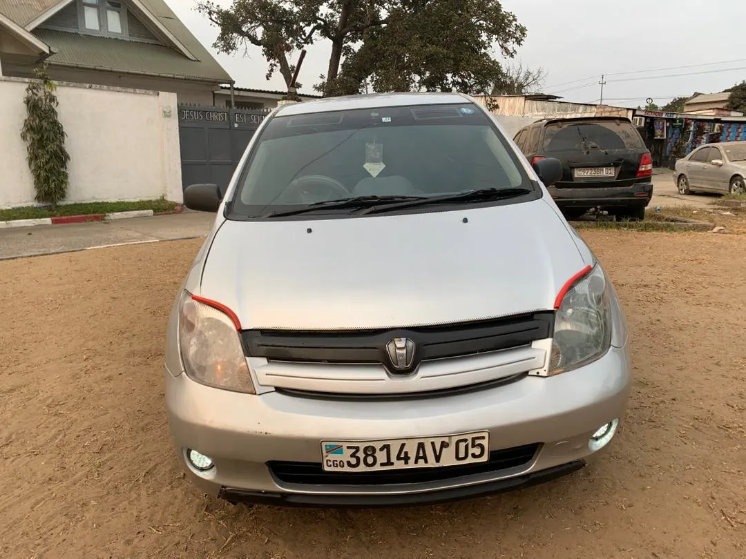 TOYOTA IST ORDINAIRE