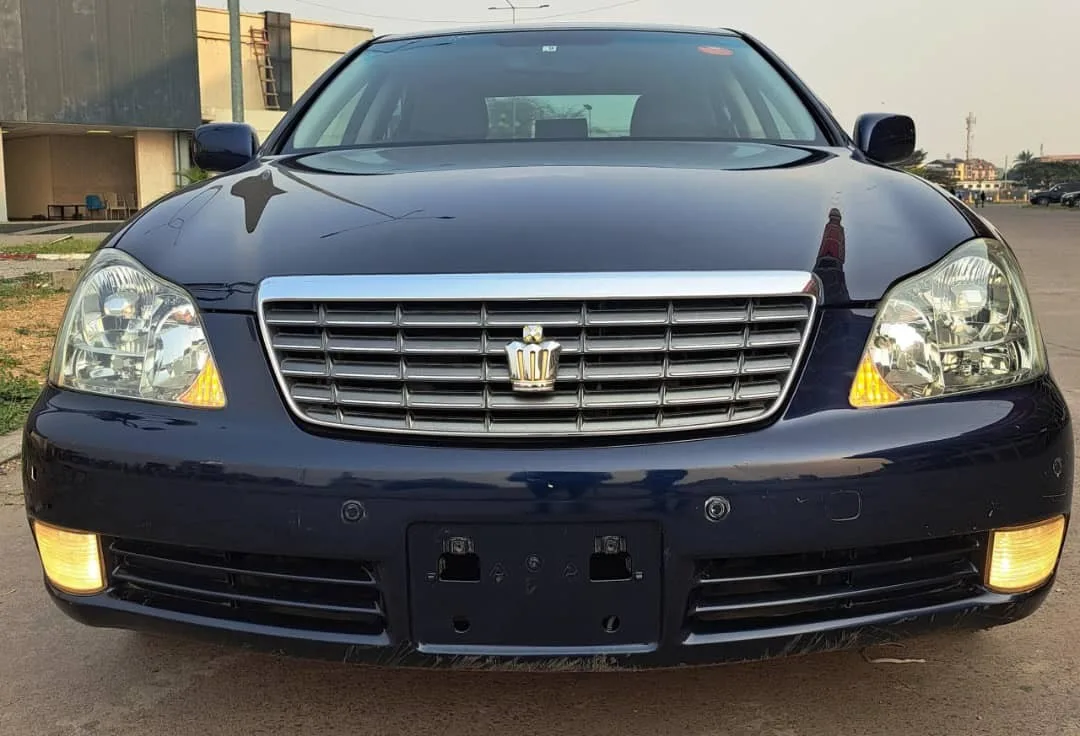 Toyota Crown Royal