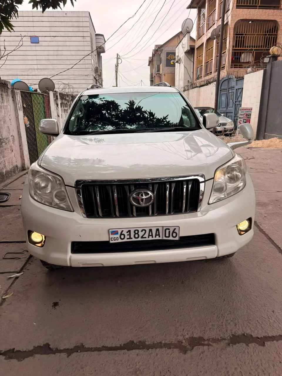 TOYOTA LAND CRUISER PRADO ANNÉE 2015, COULEUR D'ORIGINE.