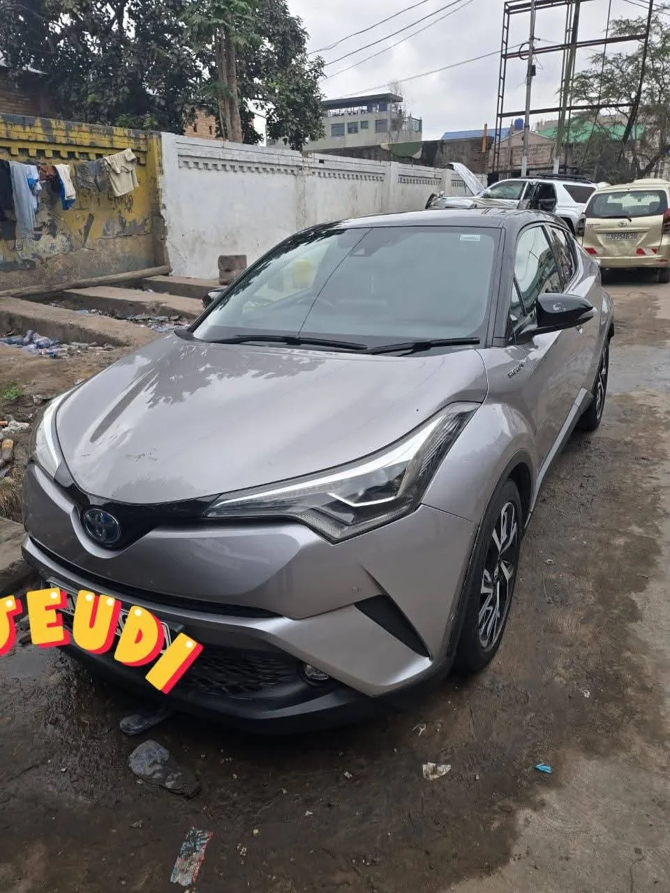 TOYOTA C-HR HYBRIDE 2016 OCASSION BON ÉTAT.