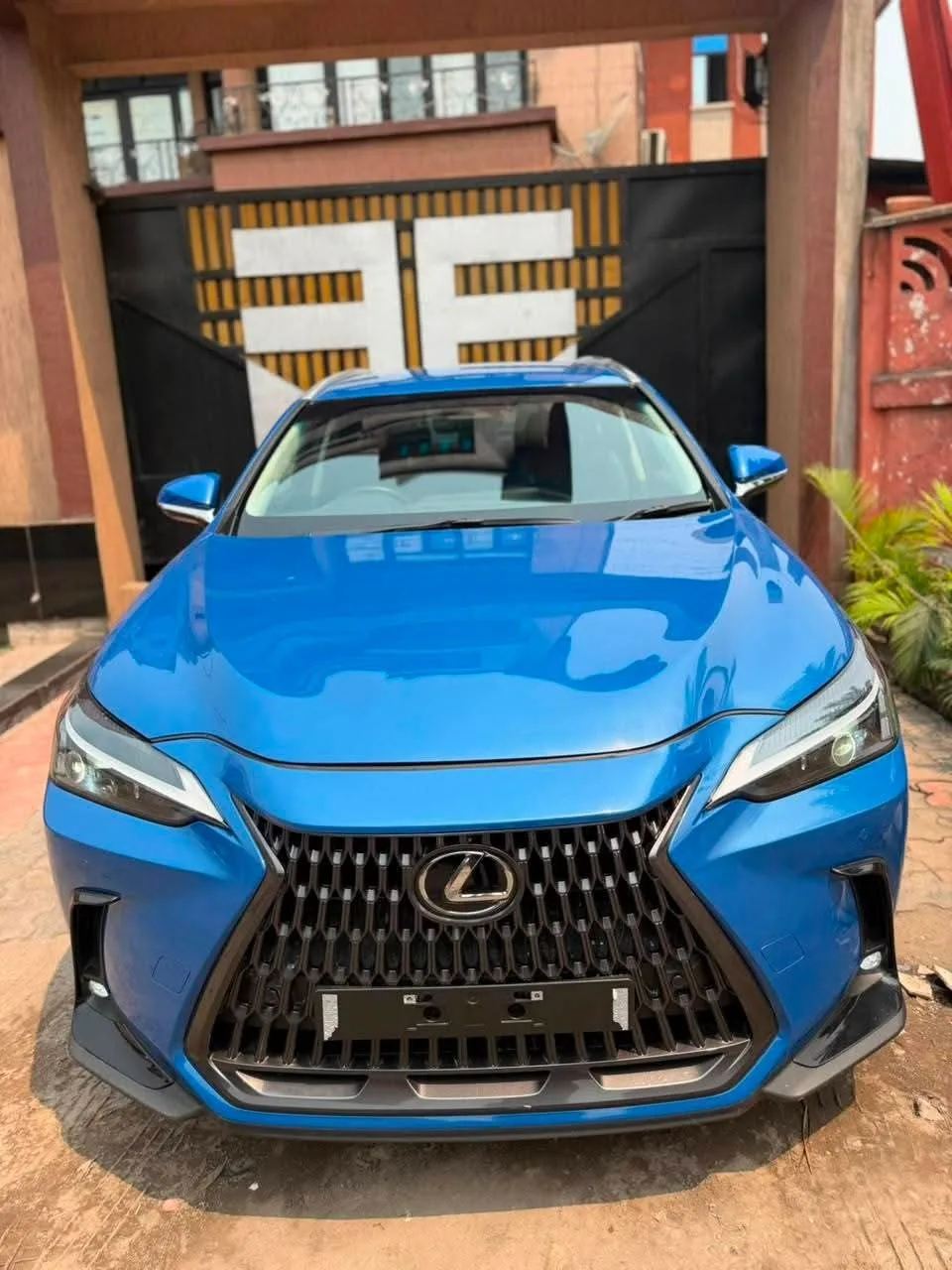 LEXUS NX 350h+ ANNÉE 2024 OCASSION BON ÉTAT.