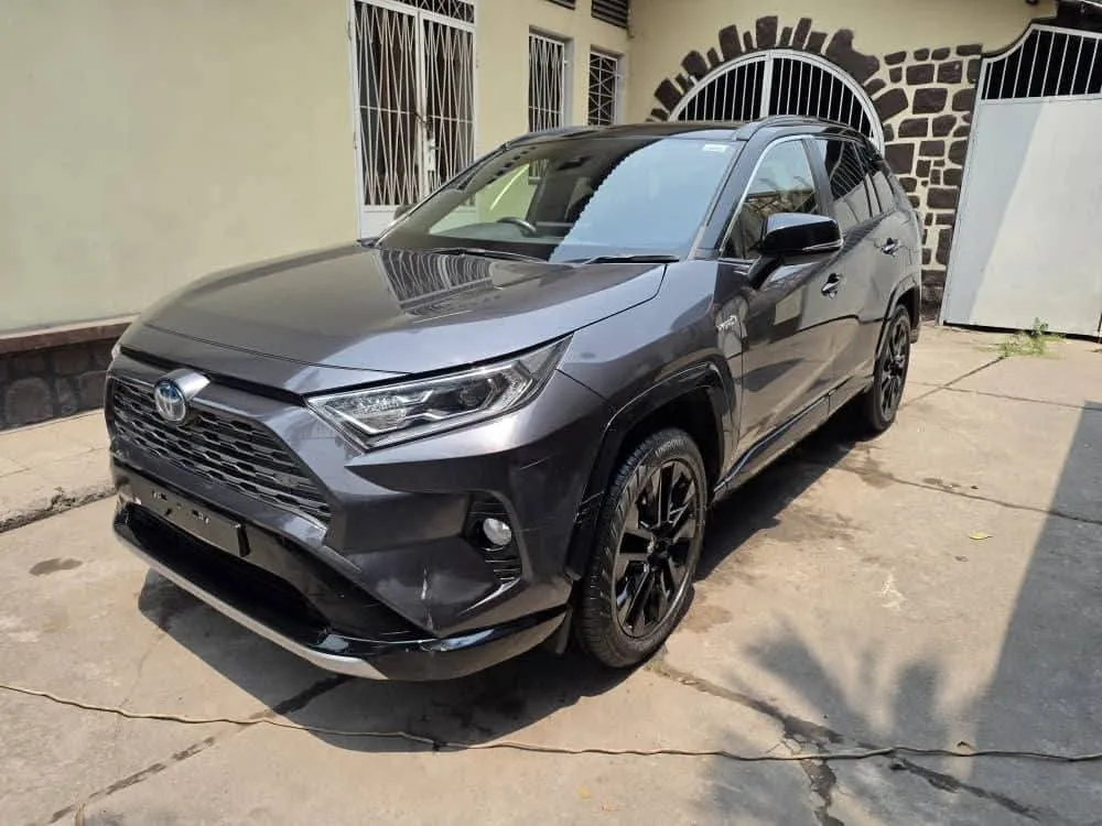 TOYOTA RAV4 HYBRIDE ANNÉE 2021 OCASSION BON ÉTAT.