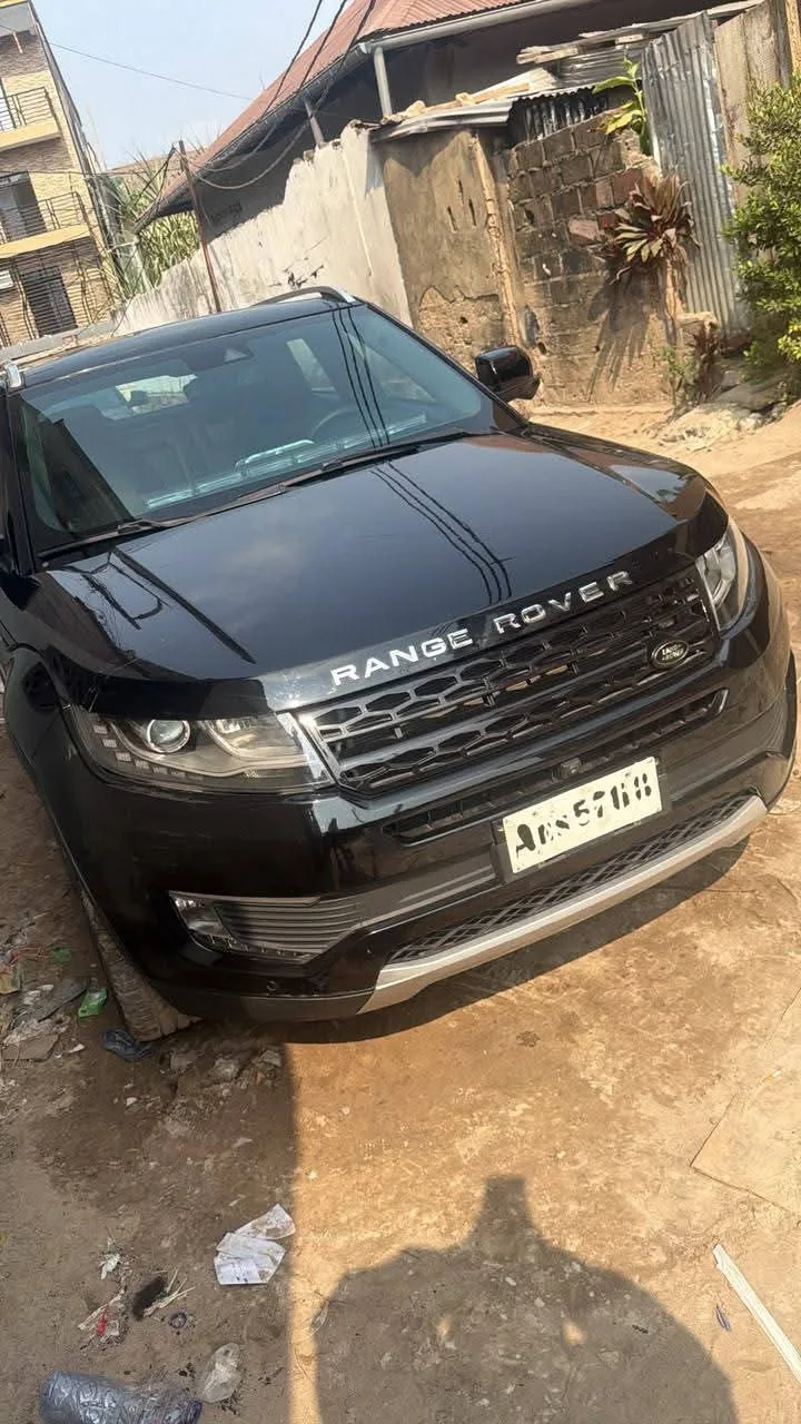 RANGE ROVER ÉVOQUE ANNÉE 2015 OCASSION BON ÉTAT.