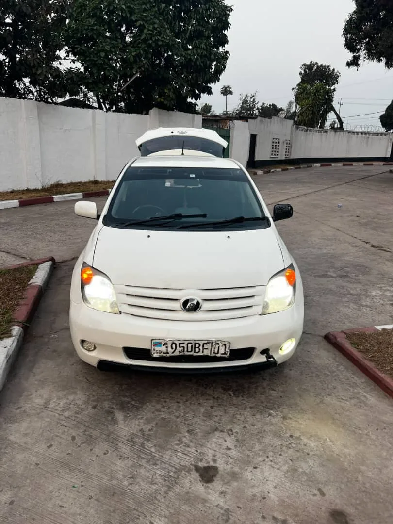 TOYOTA IST ORDINAIRE