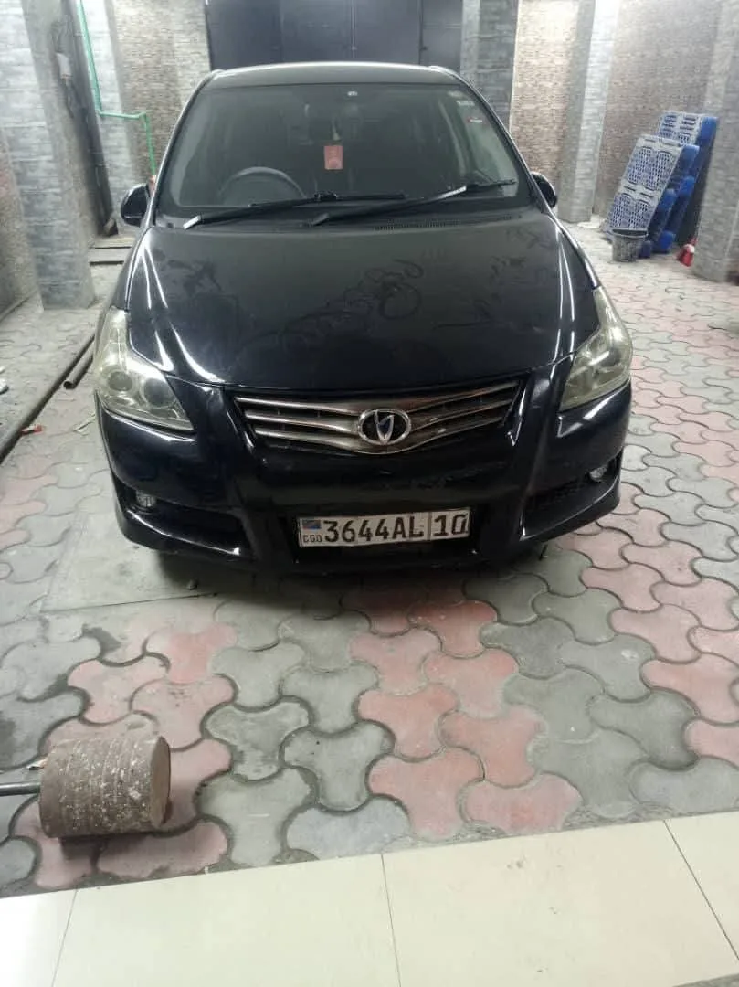 TOYOTA BLADE ANNÉE 2016 OCASSION BON ÉTAT. . BON ÉTAT