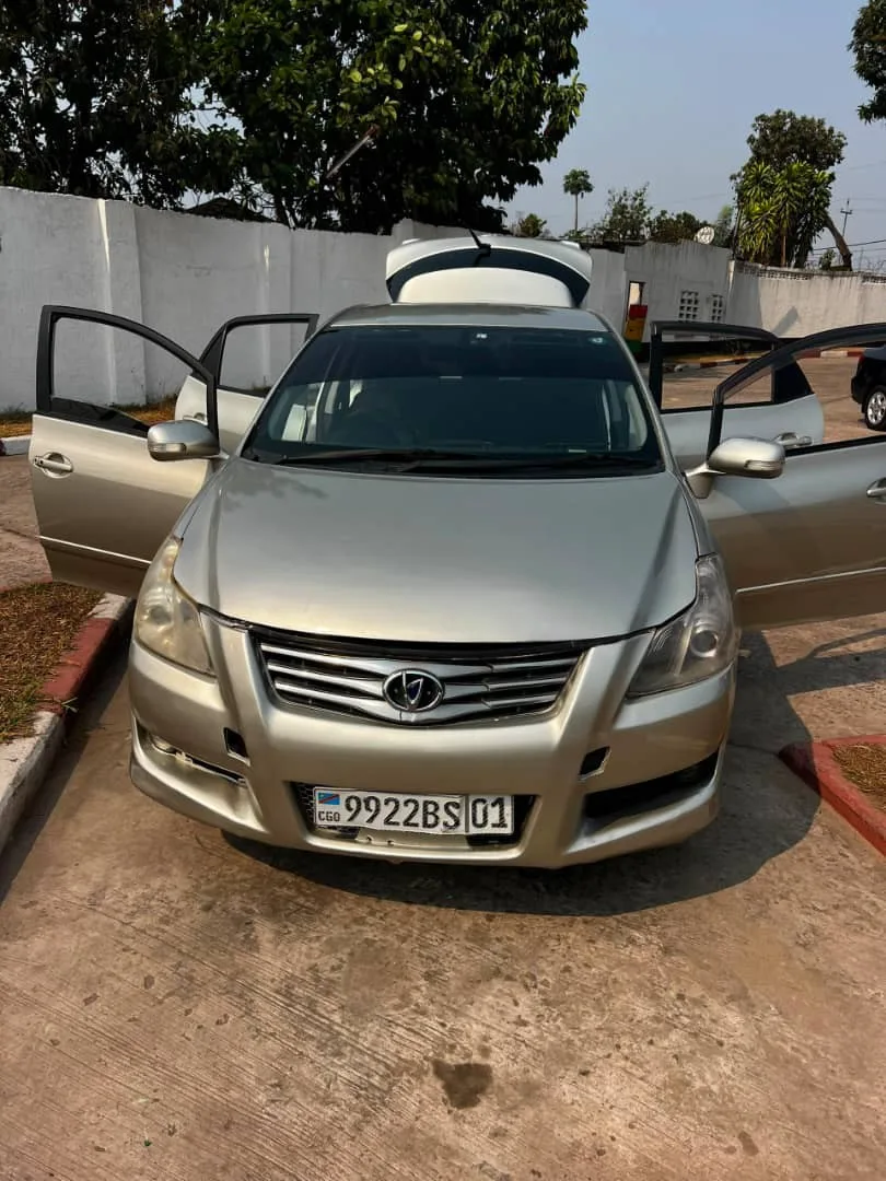 TOYOTA BLADE