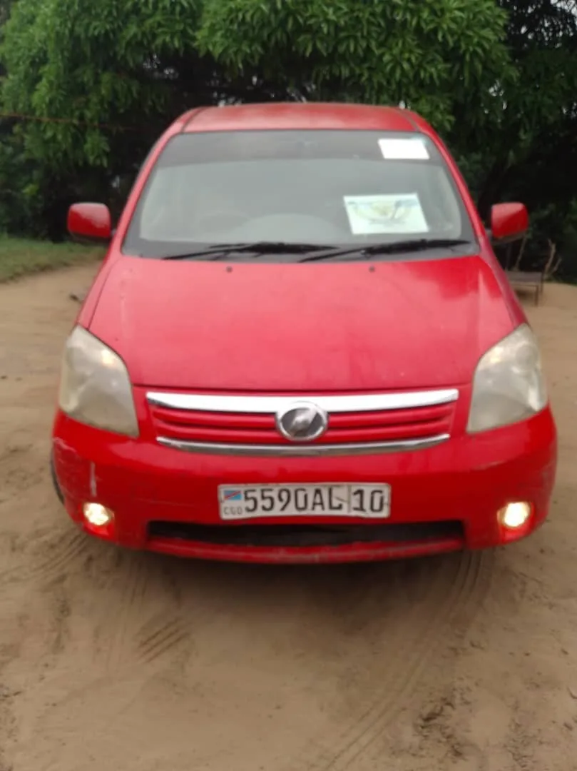 TOYOTA AVANZA