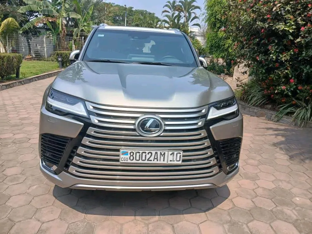 Lexus IS 600