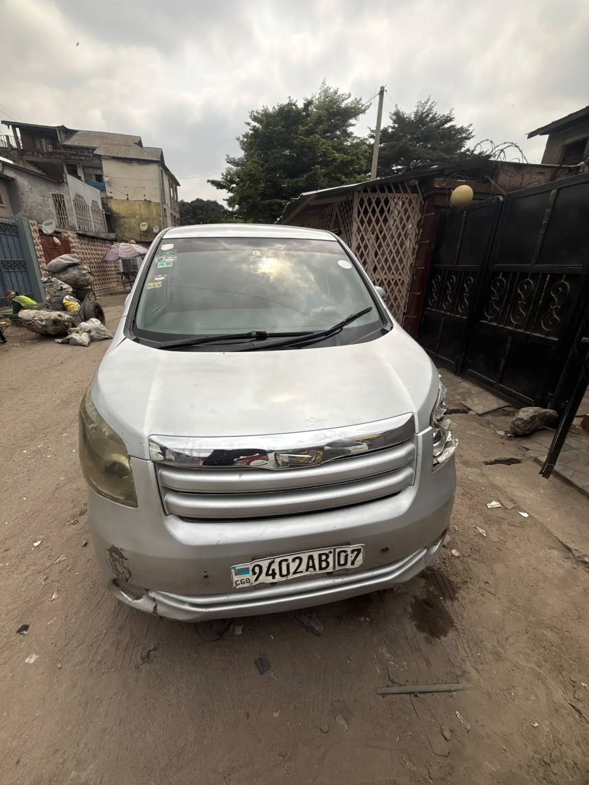 TOYOTA NOAH 3