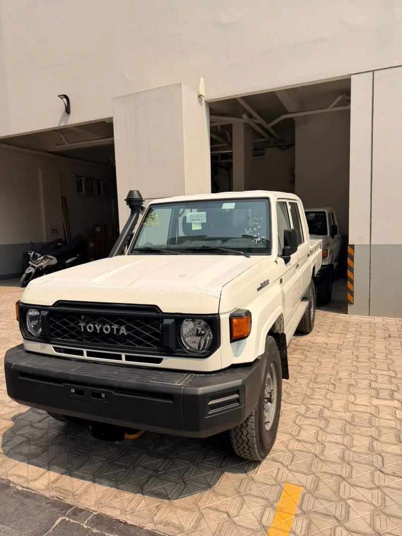 TOYOTA LAND CRUISER 79
