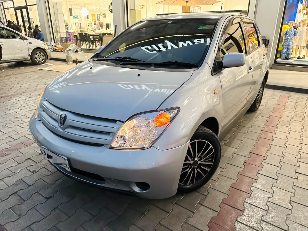 TOYOTA IST