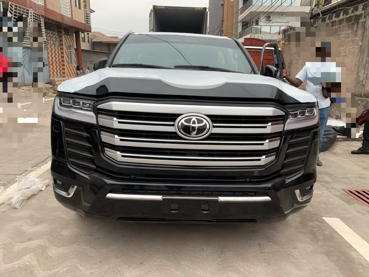 Toyota Land Cruiser VXR Twin Turbo