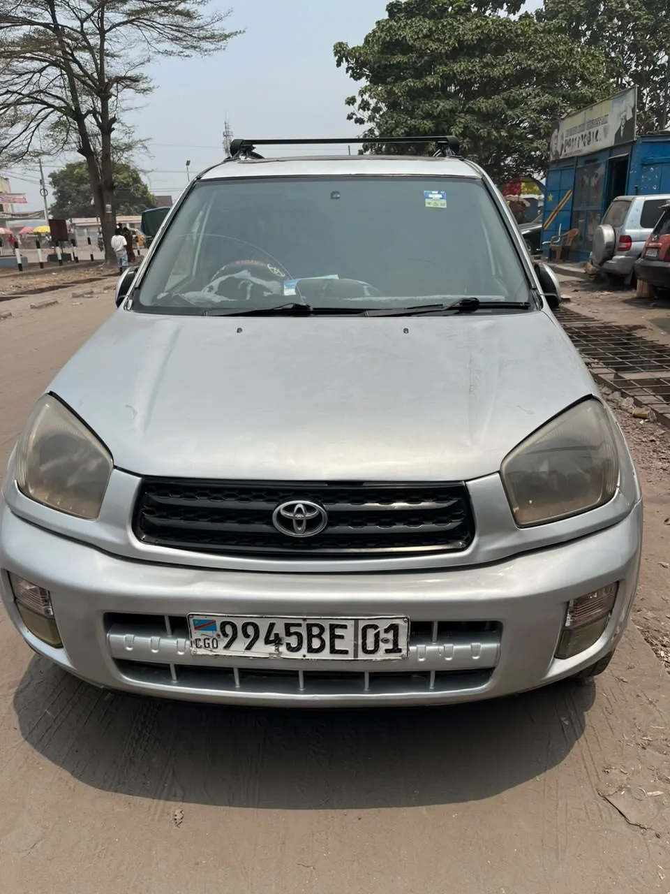 TOYOTA RAV4.