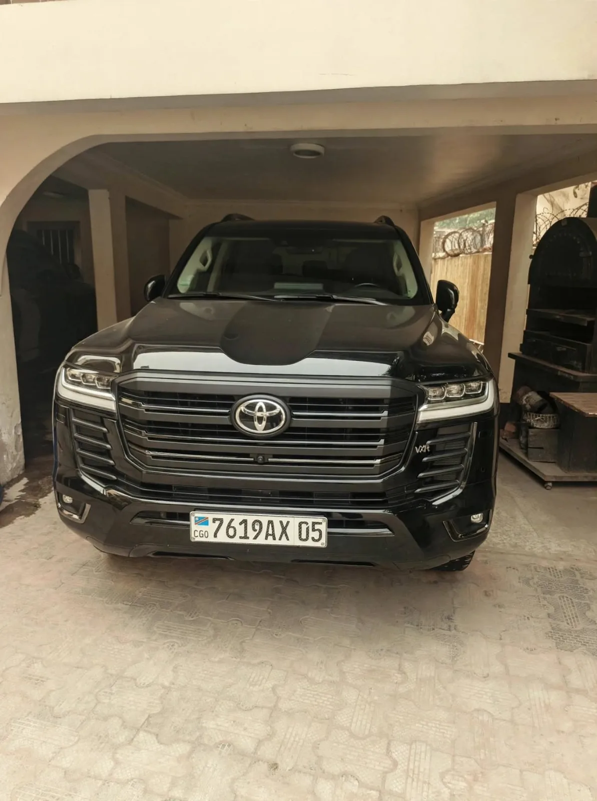 TOYOTA LAND CRUISER.