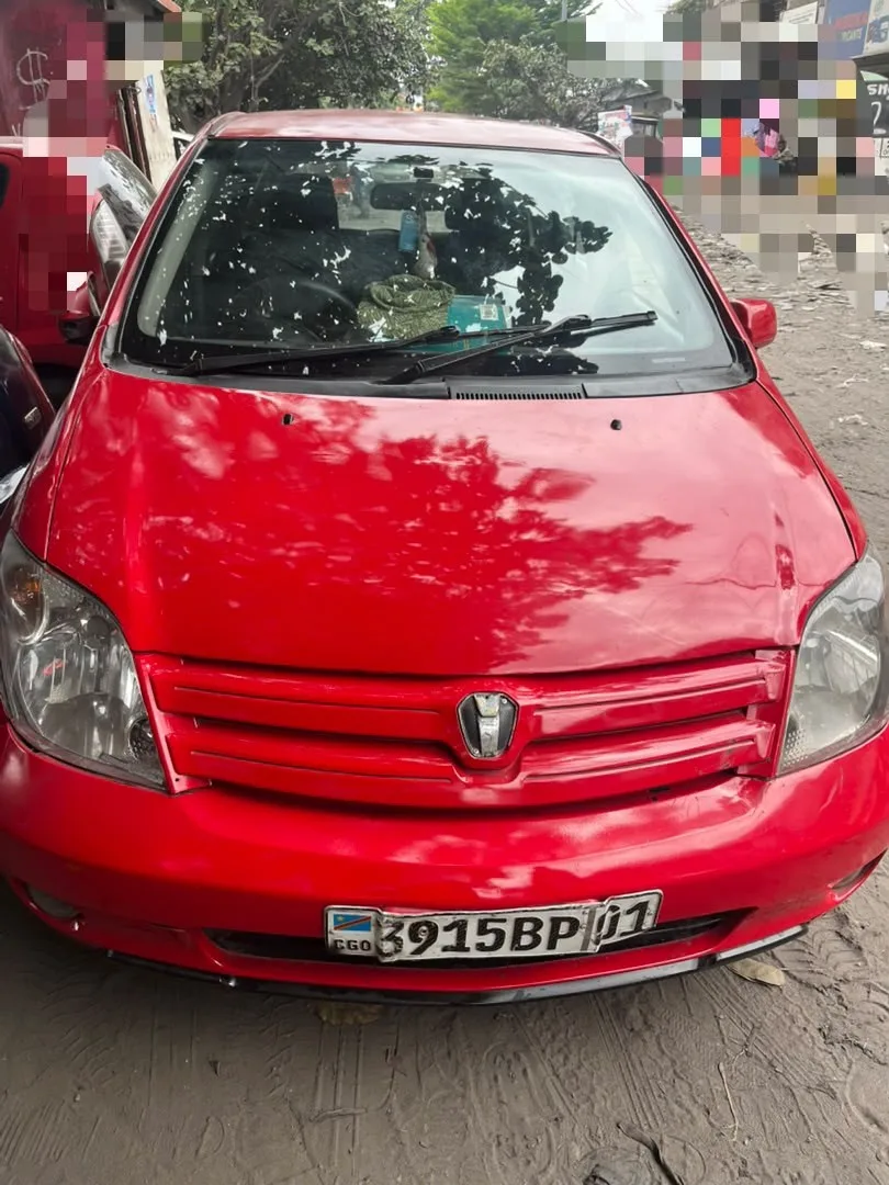 TOYOTA IST.
