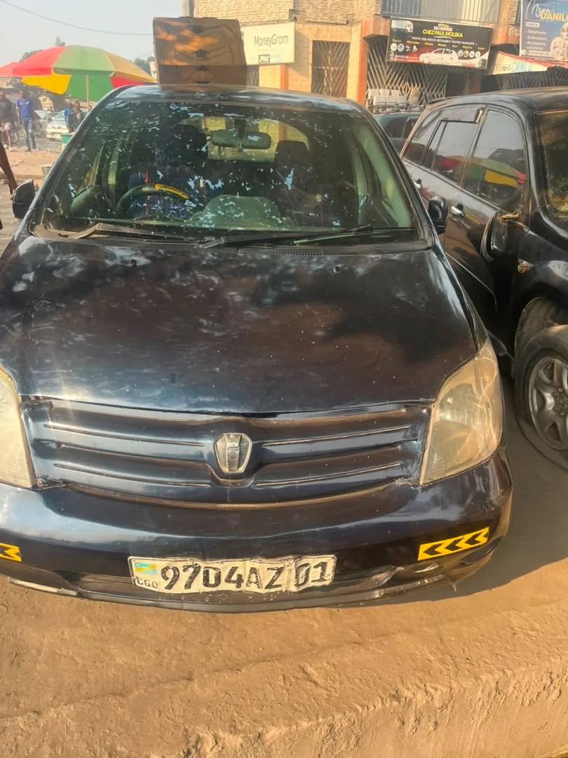 TOYOTA IST