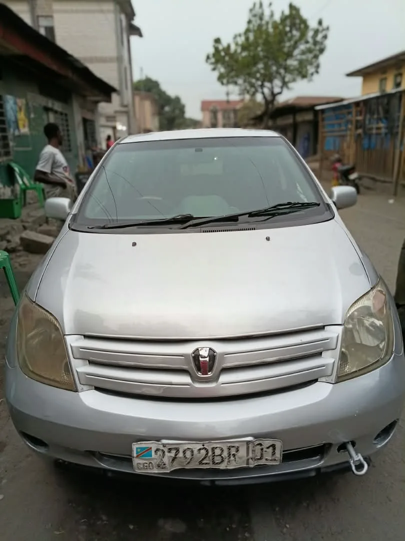 TOYOTA IST