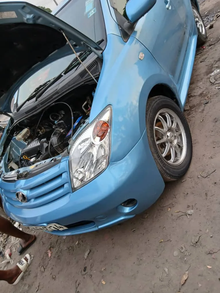 TOYOTA IST