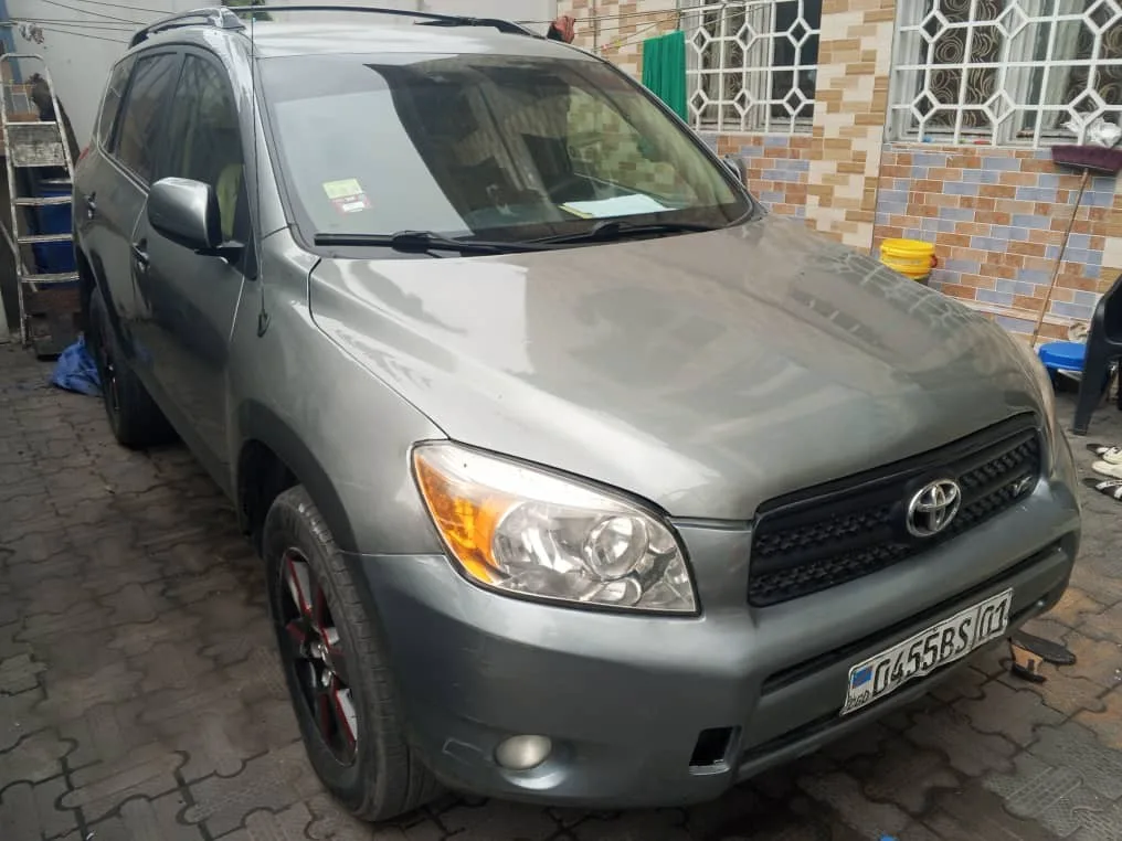 TOYOTA RAV4.