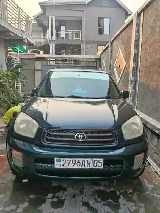 TOYOTA RAV4 INTERMÉDIAIRE