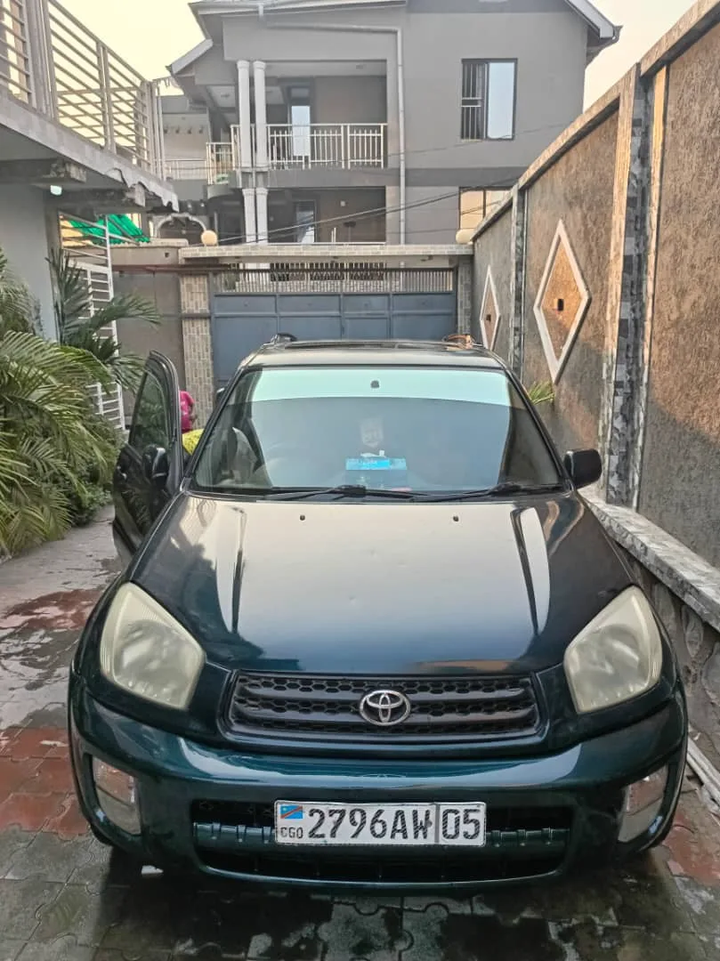 TOYOTA RAV4 INTERMÉDIAIRE